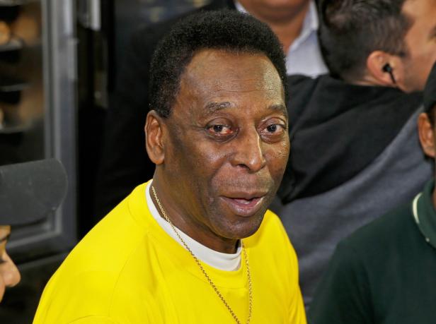 Ein Porträt von Pelé, dem berühmten brasilianischen Fußballspieler.