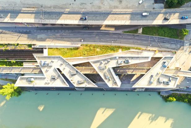 Zaha-Hadid-Haus beim Donaukanal: Zu schräge Stararchitektur