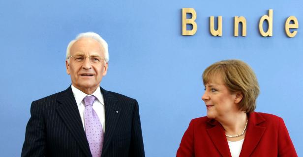 Stoiber: Merkel ist Macht-Übergabe nicht gelungen