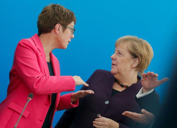 Machtfrage in der CDU: Parallel-Lauf mit Hindernissen