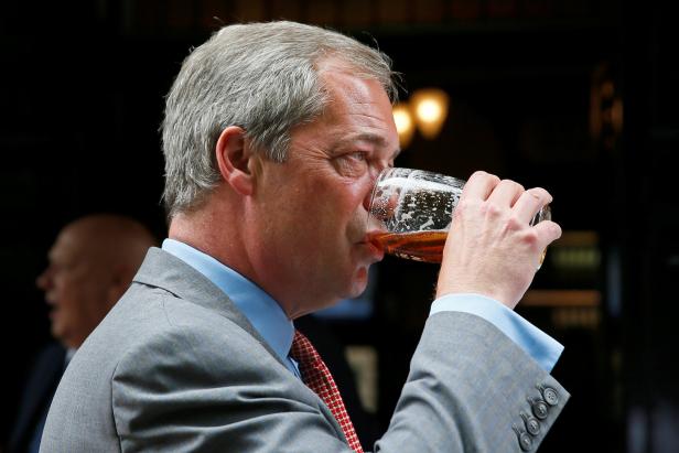 Britische Pubs fordern: Bier muss billiger werden