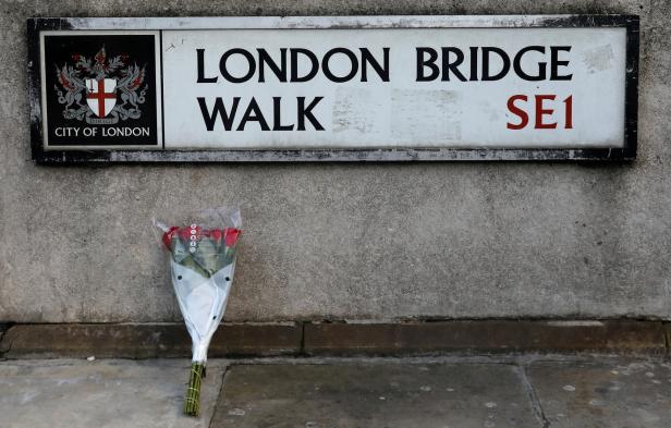 London: Mit Walzahn und Feuerlöscher gegen den Angreifer