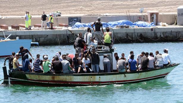 Lampedusa: 100 Leichen ins Meer geworfen