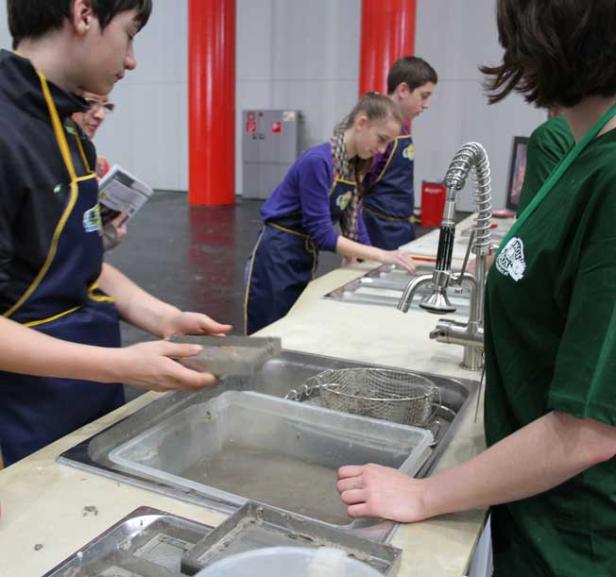 Aus altem neuen Karton machen
