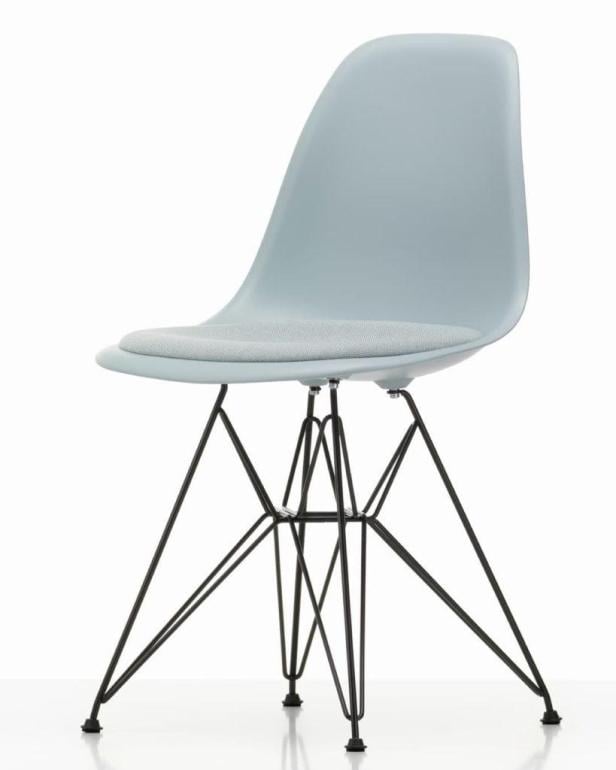 Vitra_Eames_Plastic_Armchair4-819x1024