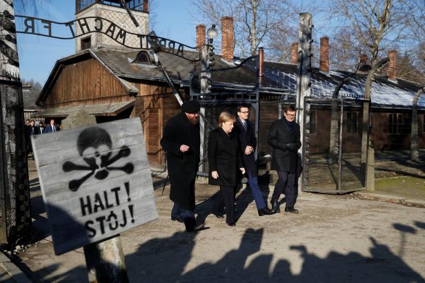 Auschwitz: Polen ist wichtig, dass Merkel "deutsches Lager" besuchte