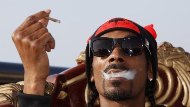Snoop Dogg bringt Sohn das Kiffen bei