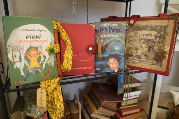Erlesen: Wie aus alten Büchern Taschen werden