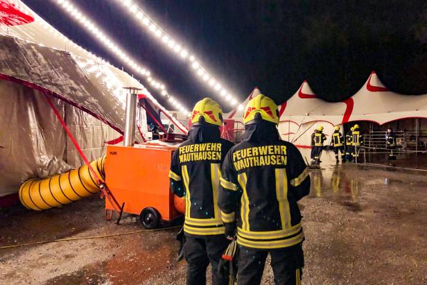 Zirkus in Oberösterreich durch Dauerregen überflutet