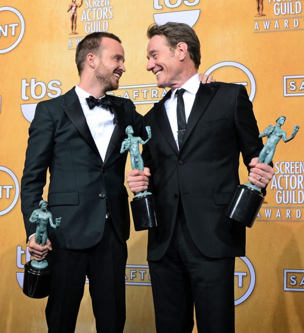 Bryan Cranston und Aaron Paul mit ihren Screen Actors Guild Awards.