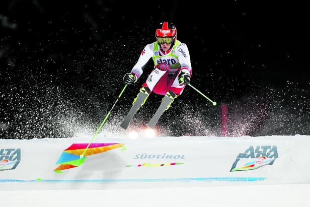 Alpine Skiing - Men's Parallel Giant Slalom