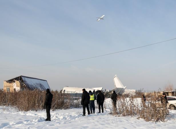 Passagierflugzeug über Kasachstan abgestürzt