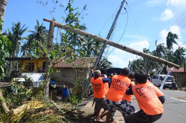 "Phanfone" traf mit 200km/h auf Philippinen: Mehrere Tote