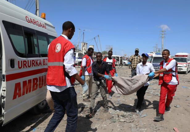 Dutzende Tote und Verletzte bei Bombenanschlag in Mogadischu