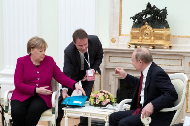 Treffen mit Putin: Schwierige Moskau-Mission für Merkel
