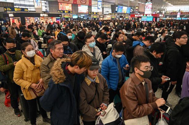 Über 200 Erkrankte: Chinas Reisesaison im Zeichen des Virus-Alarms
