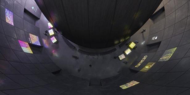 Der „Zeremoniensaal“ ist das Herzstück der Ausstellung, sowohl permanente als auch temporäre Exponate des digitalen Archivs werden gezeigt. arc-1-1024x512