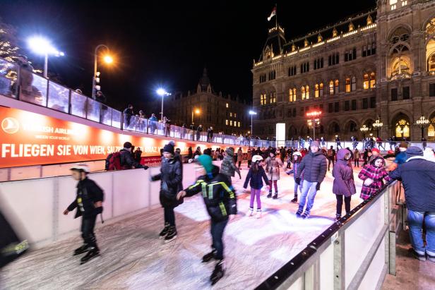 Wiener Eistraum startet mit Eishockey-Ladys und Eiskunstlauf