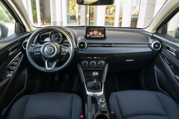 2020_mazda2_interior.jpg