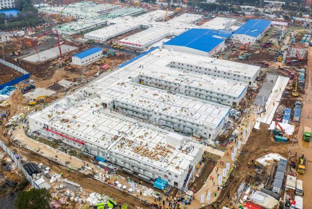 Eine Woche Bauzeit: China eröffnet 1.000-Betten-Spital in Wuhan