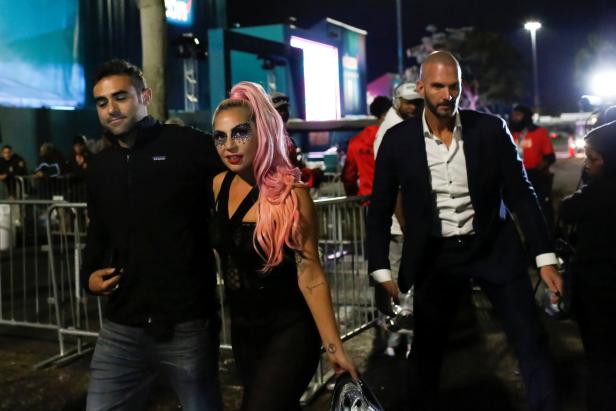 Lady Gaga zeigt sich erstmals mit neuem Freund