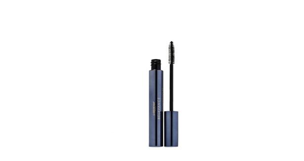 Eine geöffnete blaue Mascara von La Biosthetique Belavance.