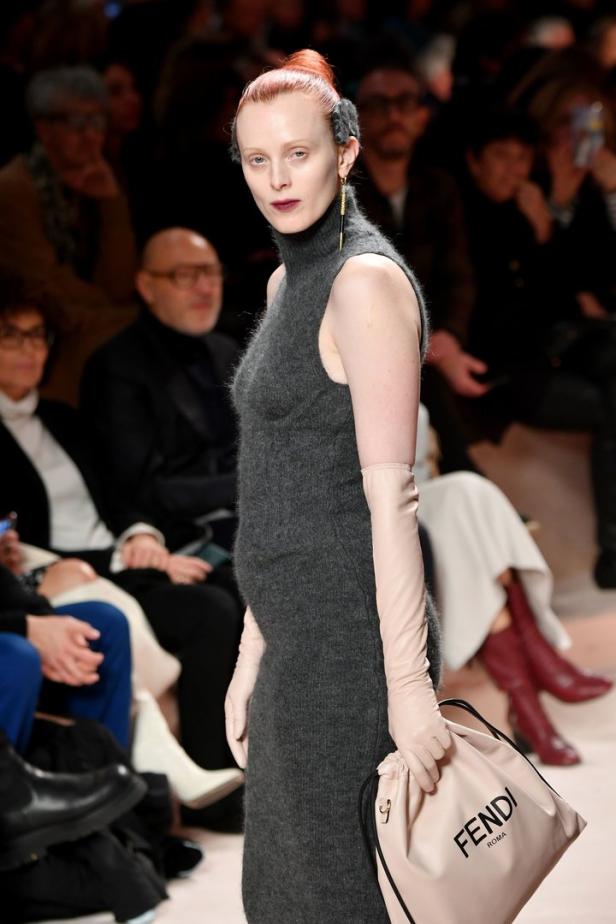 "Es war eine Befreiung": Fendi zeigt Mode erstmals an kurvigen Models