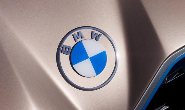 BMW gibt sich ein neues Logo