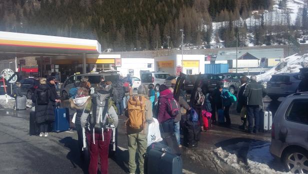 Chaos am Brenner: Zugreisende stranden bei Corona-Grenzkontrolle