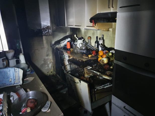 St. Pölten: Feuerwehr bekämpfte Flammen in einem Hochhaus