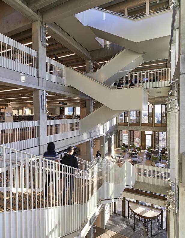 … beim Projekt des Town House der Kingston University in London S_Town-House-Kingston-University_1