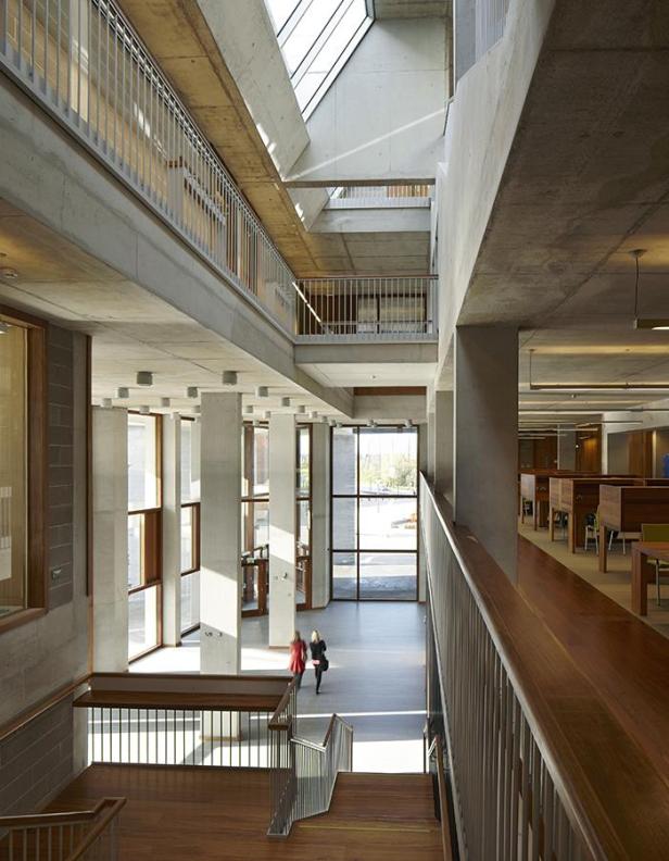 … und in der Medical School der University of Limerick. S_Medical-School-University-of-Limerick_5_0