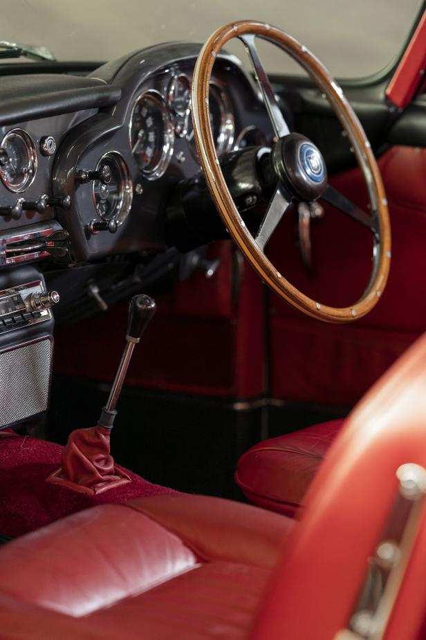 aston_martin_db4_vantage_5-jpg.jpg