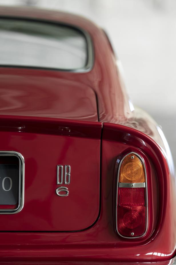 aston_martin_db6_vantage_1-jpg.jpg