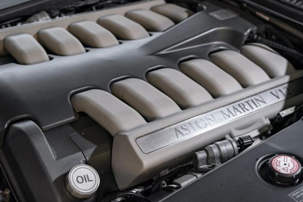 aston_martin_db7_v12_vantage_2-jpg.jpg
