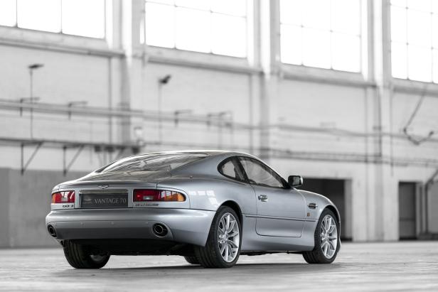 aston_martin_db7_v12_vantage_6-jpg.jpg