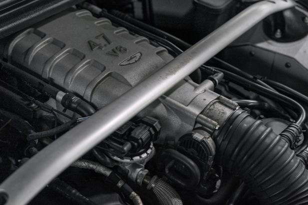 aston_martin_v8_vantage_2005-2017_2-jpg.jpg