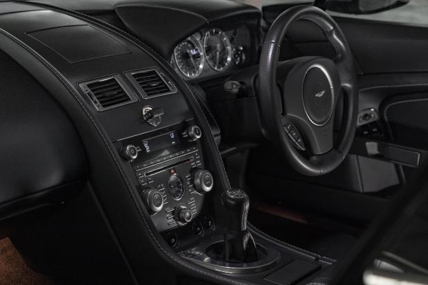 aston_martin_v8_vantage_2005-2017_3-jpg.jpg