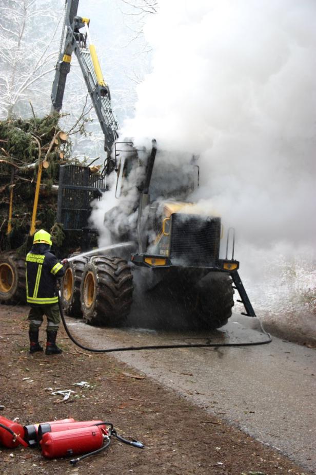 Harvester brannte im Südburgenland ab