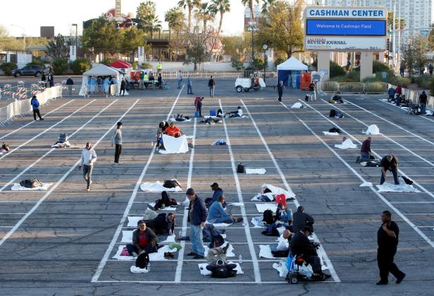 Schlafen auf Parkplatz: Coronavirus zeigt Amerikas soziale Not