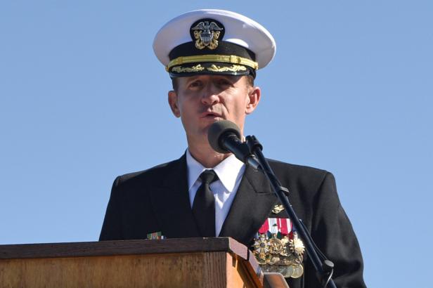 Nach Corona-Hilferuf: Kapitän des Flugzeugträgers entlassen