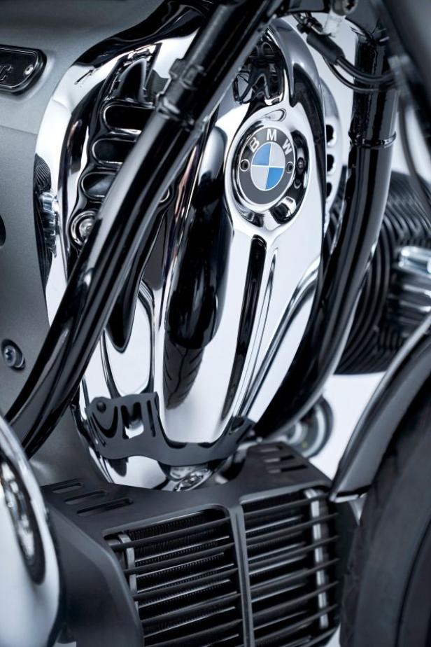 p90386425_lowres_the-bmw-r-18-first-e.jpg