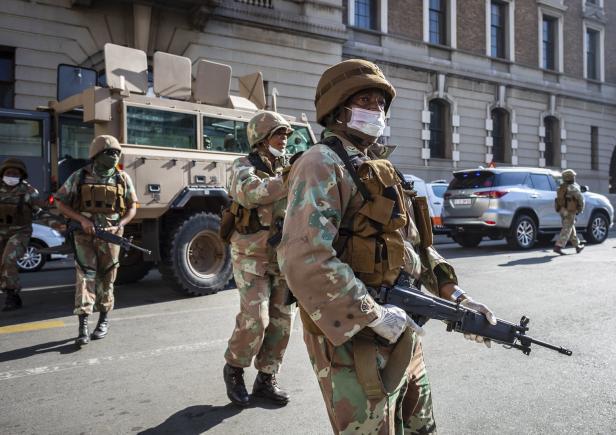 Südafrika: Verbotspolitik wirkt - führt aber auch zu Plünderungen