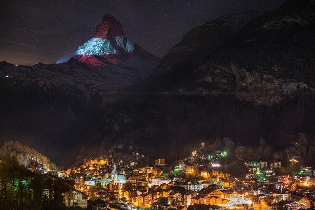 Matterhorn in Rot-Weiß-Rot: Schweizer wünschen "schnelle Erholung"