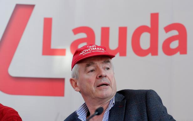 FILE PHOTO: Lauda and Ryanair Chief Executive O'Leary addresses a news conference in Vienna
