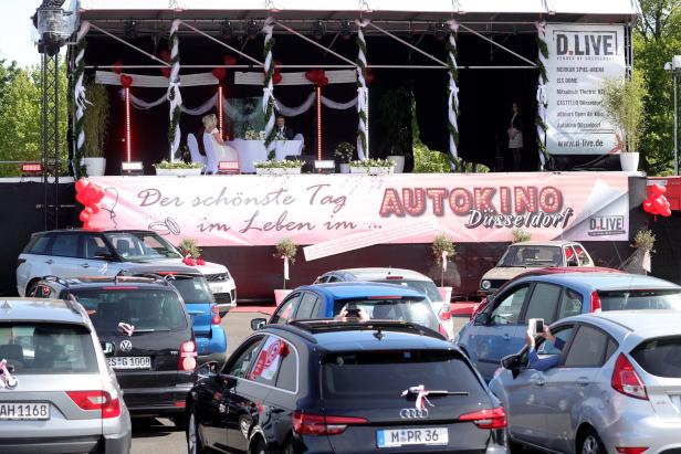 Hup-Hup-Hurra: Hochzeit im Autokino