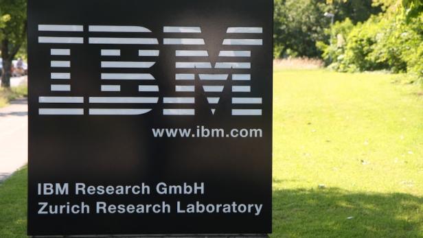 Ein Schild mit dem IBM-Logo und der Aufschrift „IBM Research GmbH, Zurich Research Laboratory“.