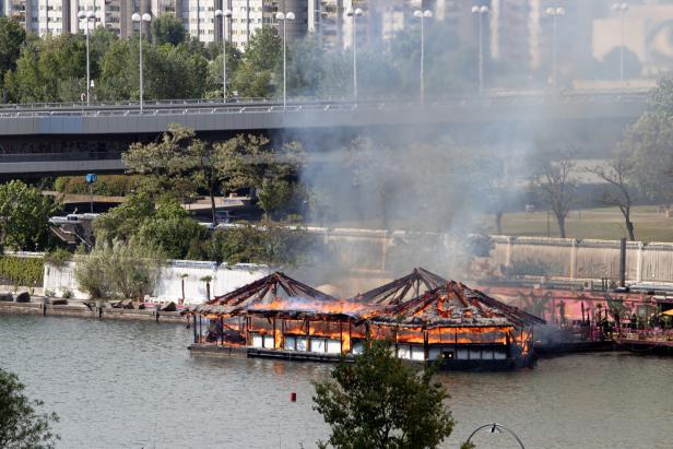 Donauinsel: Lokal der Sunken City abgebrannt und eingestürzt