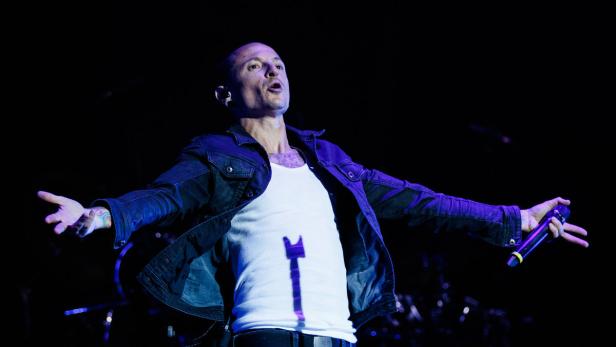 Chester Bennington von Linkin Park tritt auf der Bühne auf.