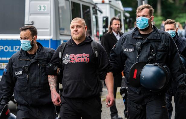 GERMANY-HEALTH-VIRUS-PROTEST-FAR RIGHT